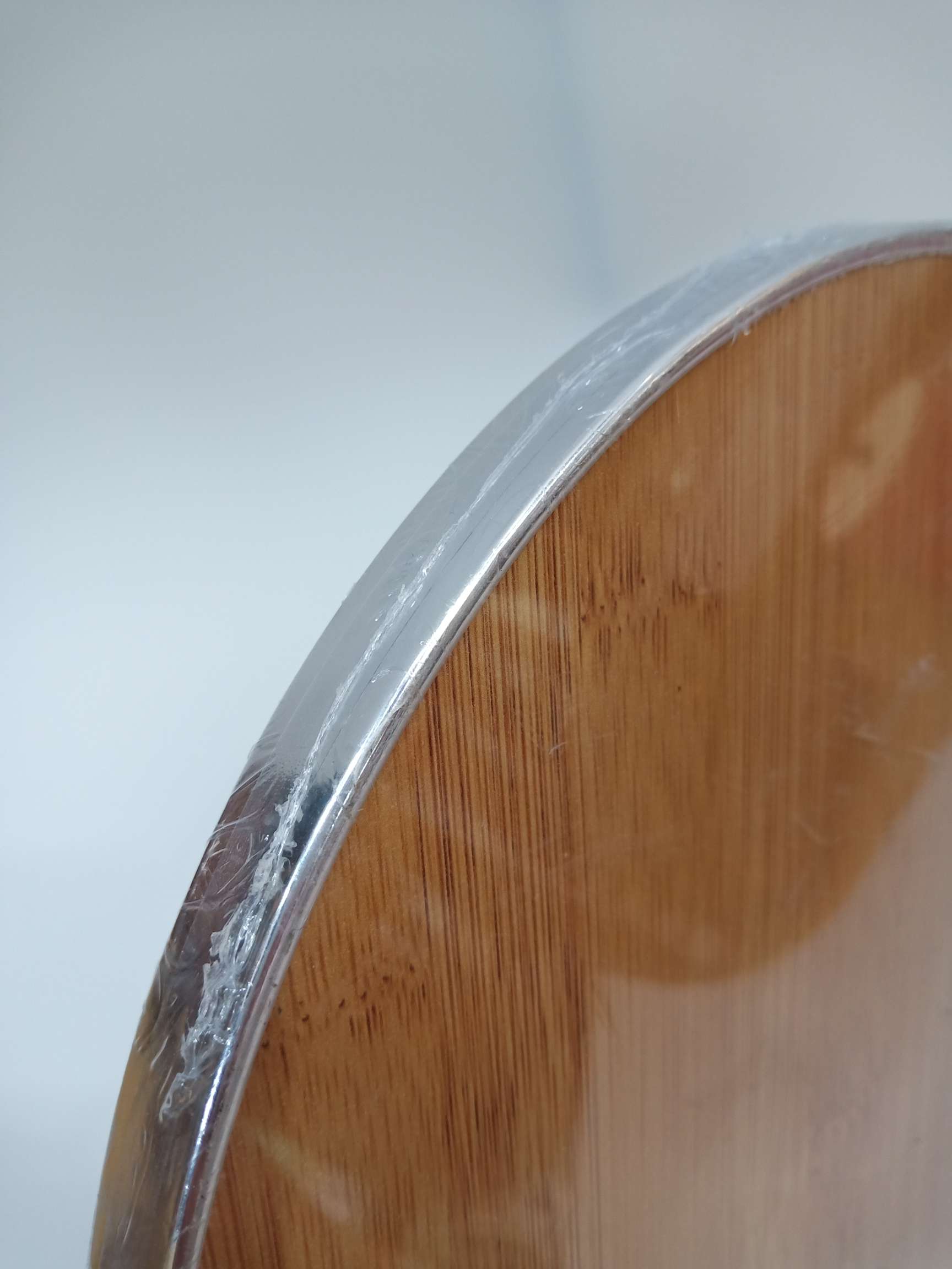 TA1564 Round rimmed fruit board with plastic handle Item Picture
