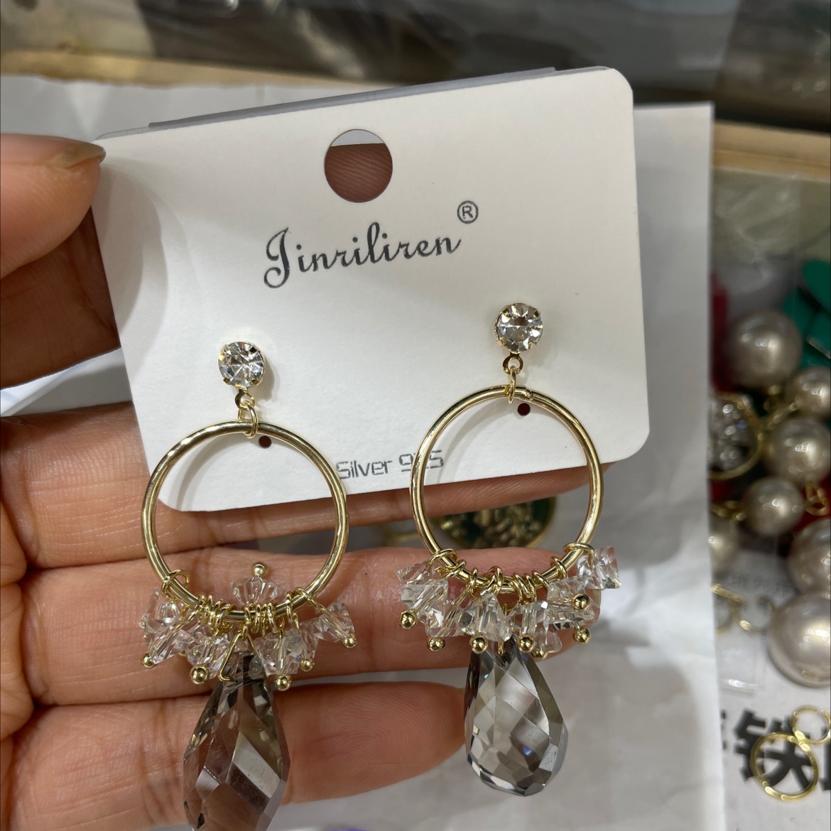 Today's recommendations for the Korean version of the crystal series of earrings by Liren Application Scenario