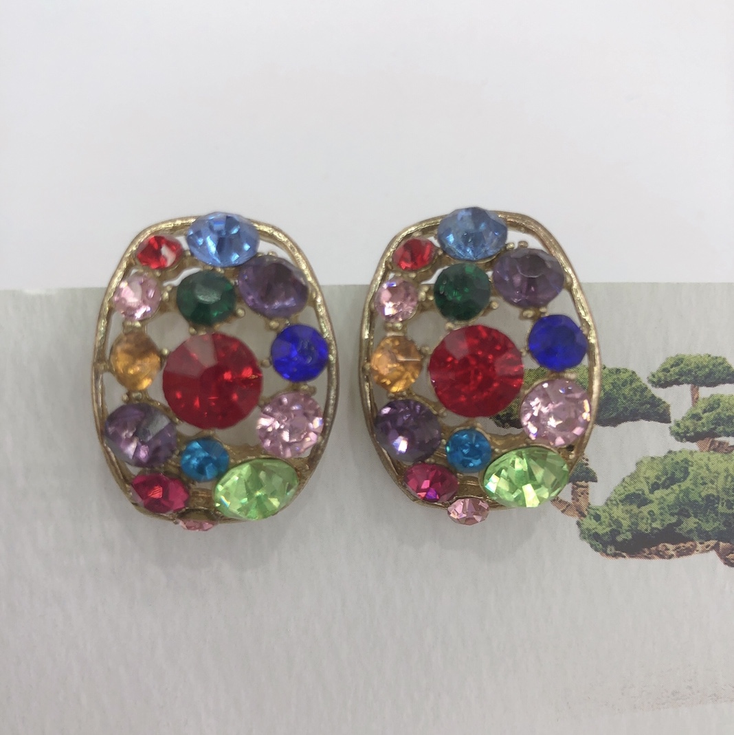Simple fashion personality design Fashion trend niche design colorful earrings