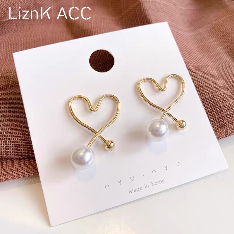 安娜ss同款法式心形耳钉金属设计感爱心珍珠耳坠chic气质耳环耳饰产品图