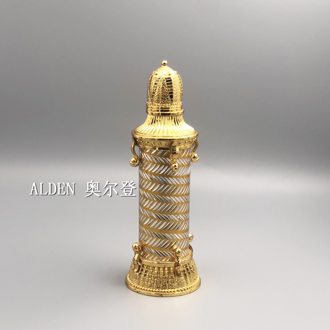 新款金色香水瓶