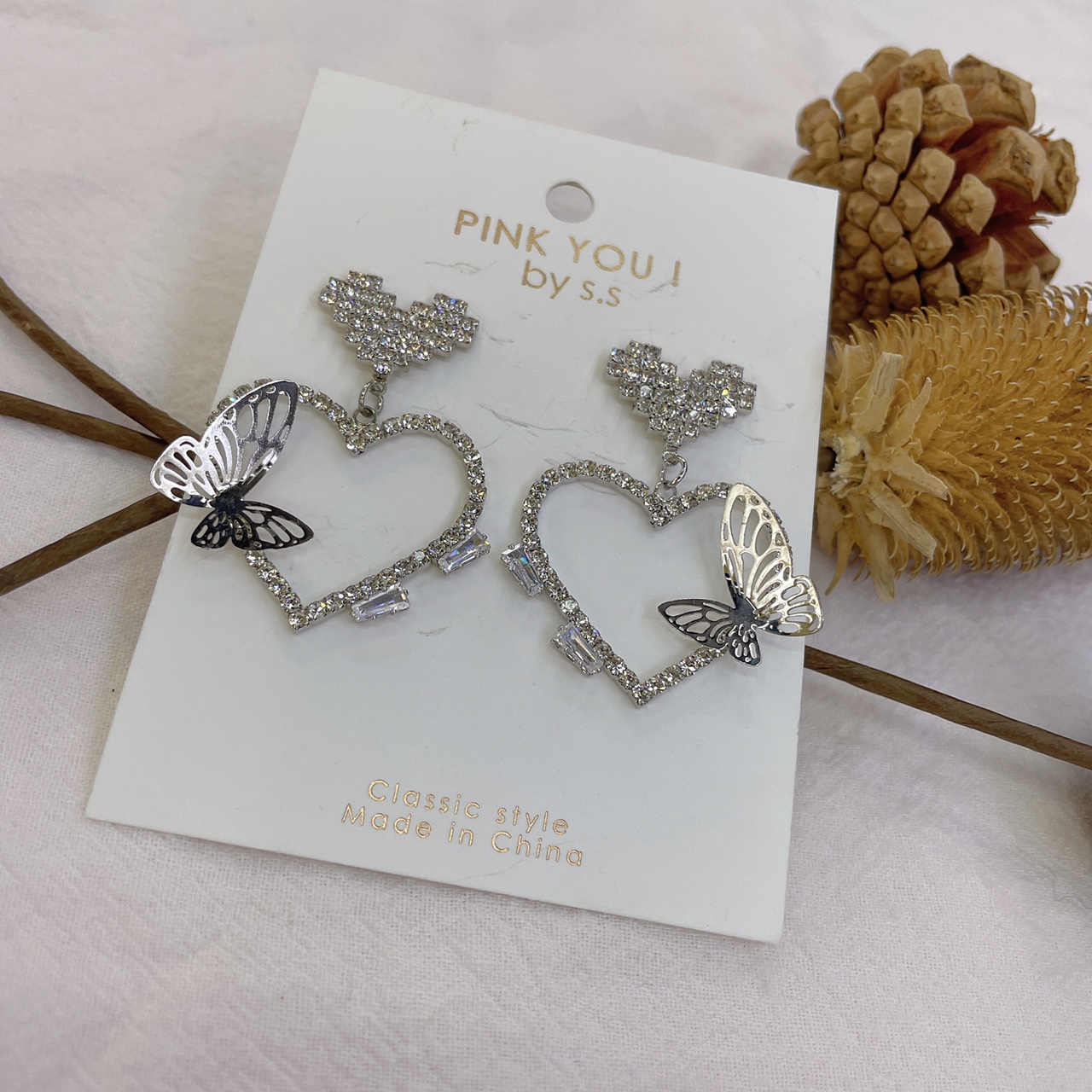 2021 New love butterfly earrings Fashion niche design sense earrings earrings show small face thumbnail