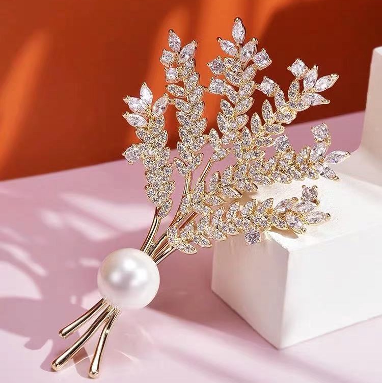 Bouquet brooch