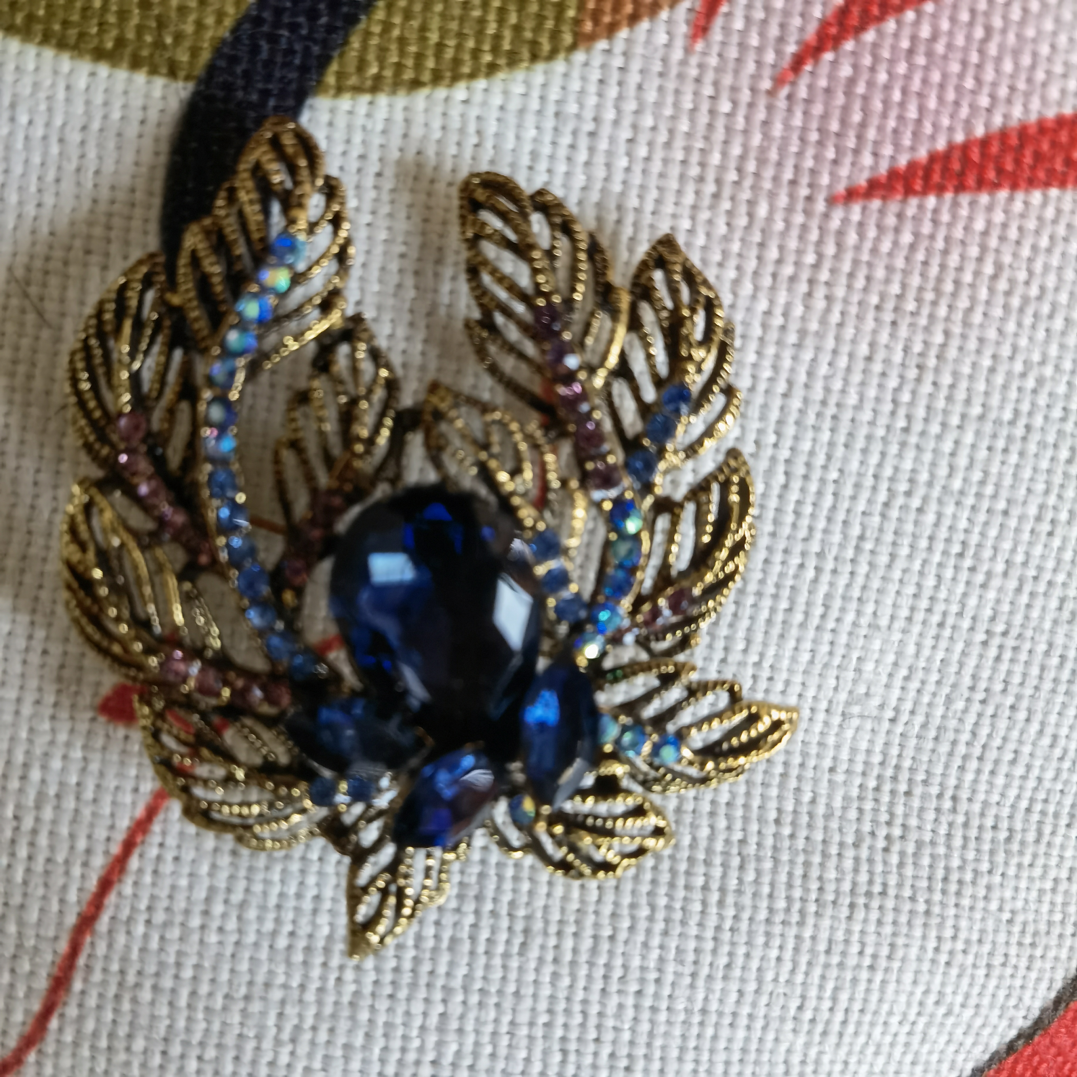 Fashion Colorful Flower Brooch Women's clothing accessories Alloy rhinestone corsage