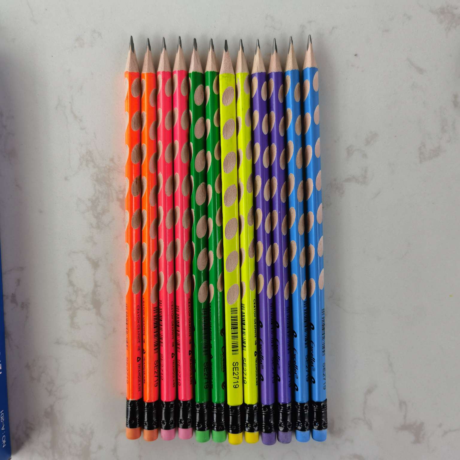 高品质学生用洞洞铅笔现货矫正HB6色铅笔详情图2