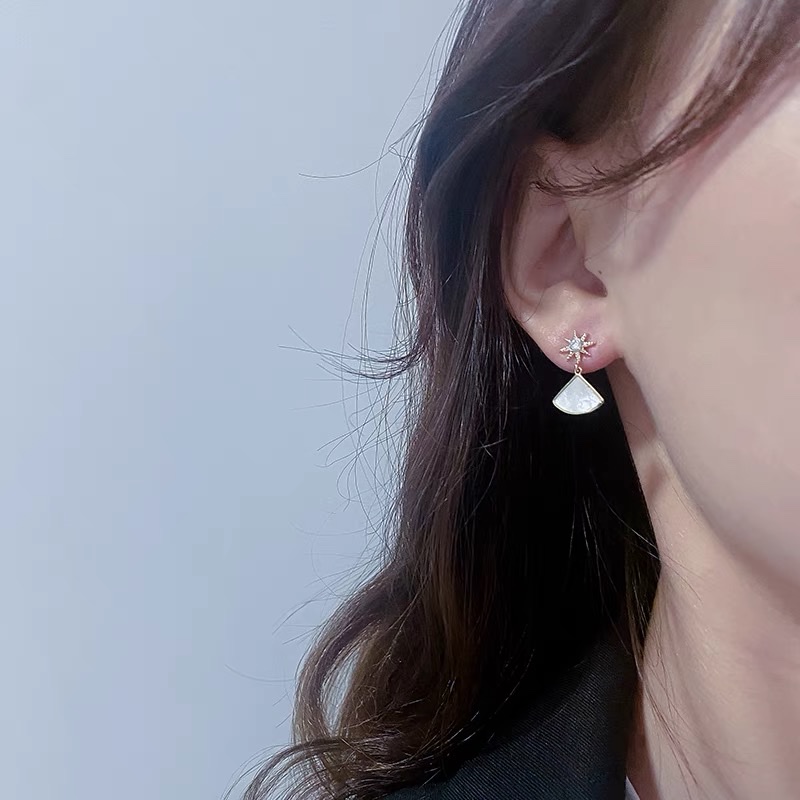 裙摆耳环小巧精致设计女夏耳饰2021年新款爆海洋贝壳元素925银针细节图