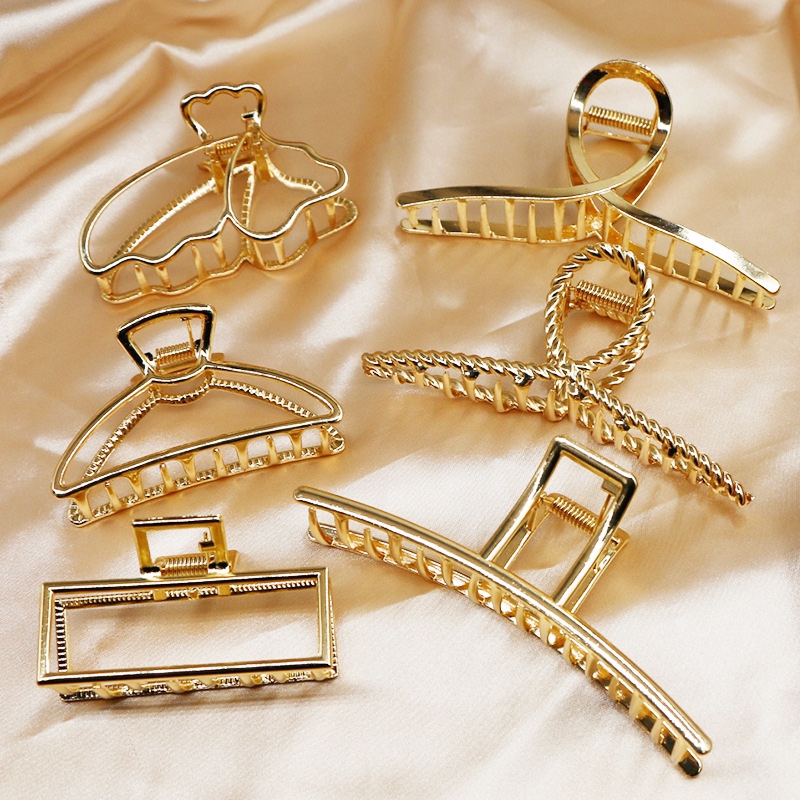The popular small-sized metal butterfly grabber for the back of the head is a simple and elegant Korean-style shark clip for women