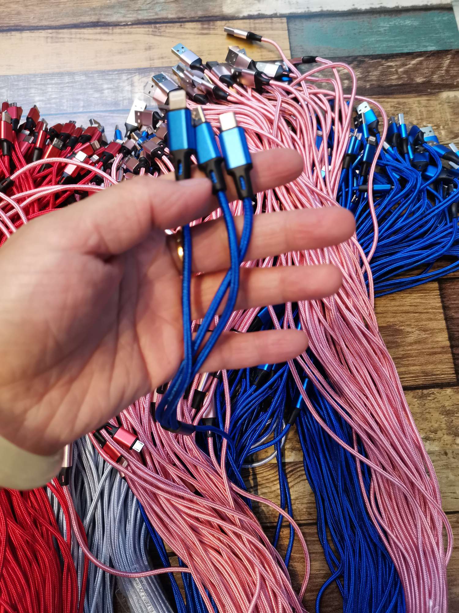 Guangdong Sogo headphones, 3-in-1 data cable and fast charging cable Item Picture