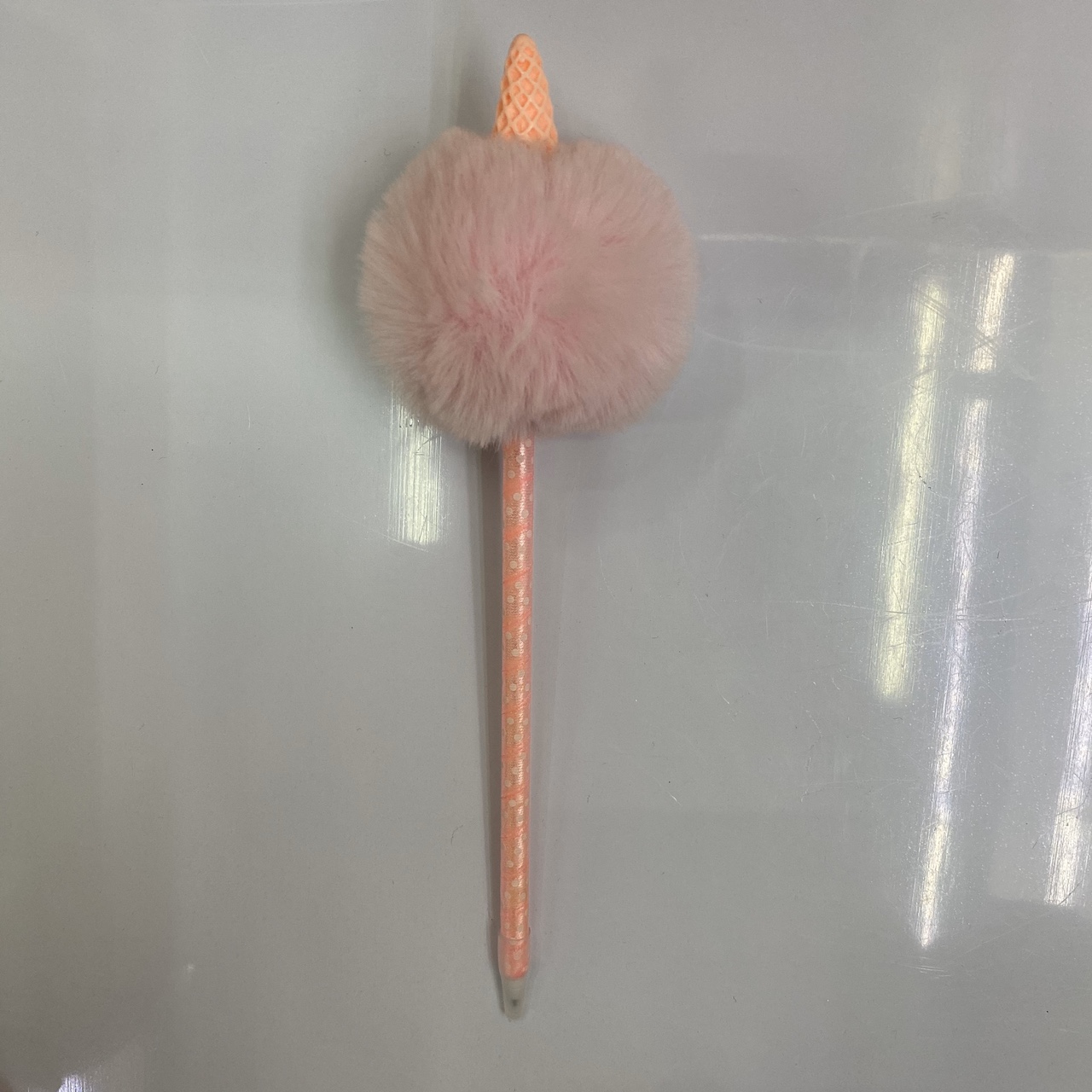 粉红色冰淇淋毛球造型工艺笔