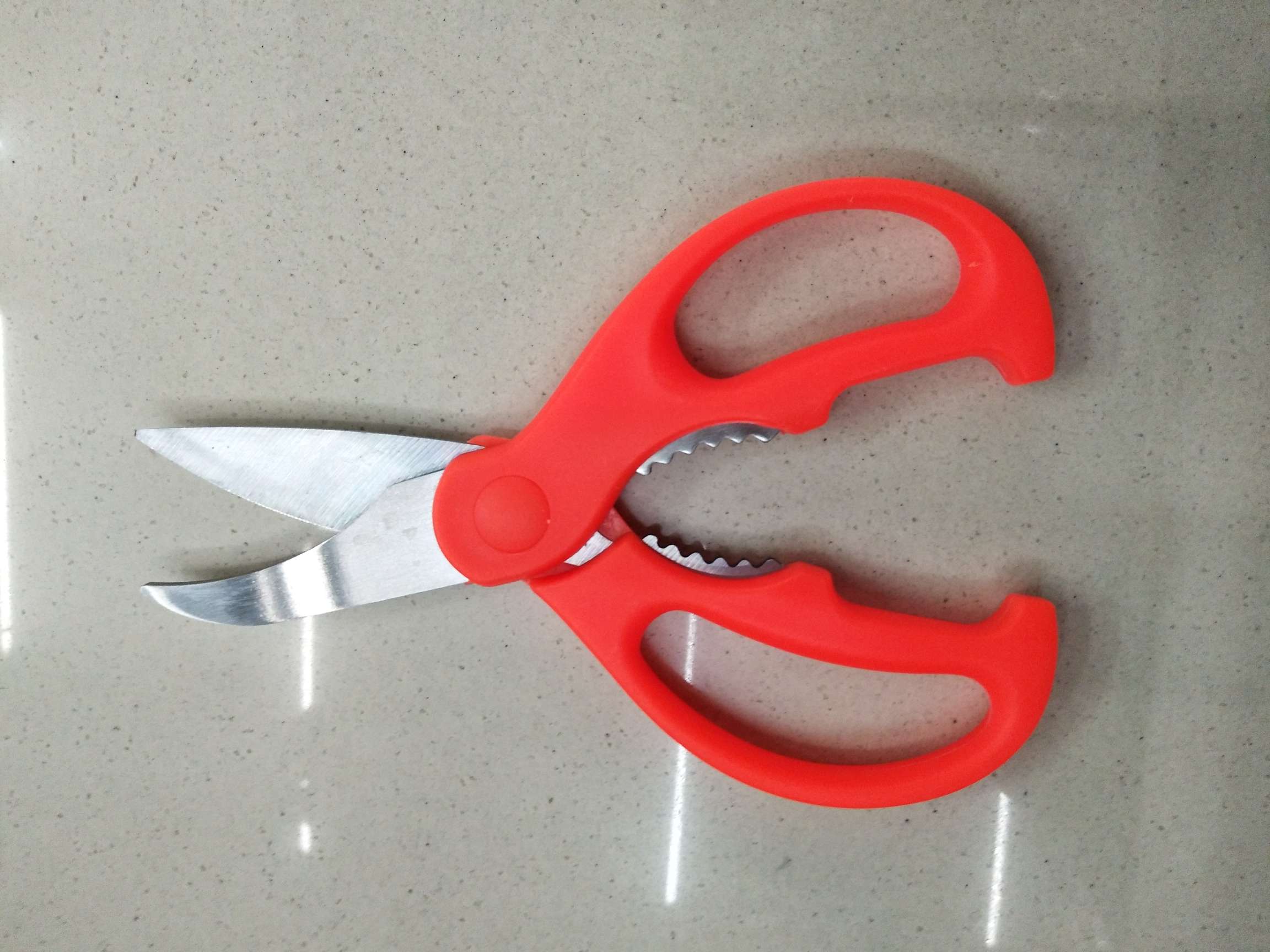 Kitchen bottle opener scissors, kitchen multi-functional scissors, kitchen scissors, household kitchen scissors Application Scenario