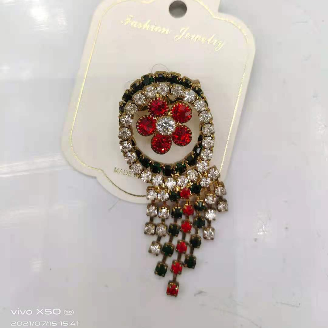 Fashion Brooch 800