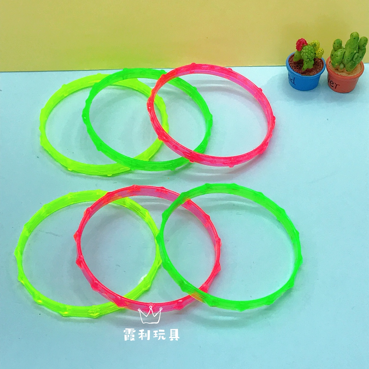 Plastic color wristbands, children's plastic accessories, make-or-play gifts