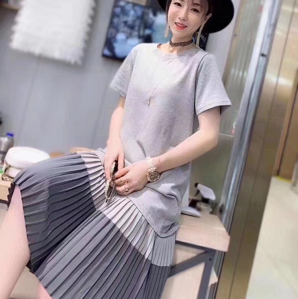 Grey dress matching