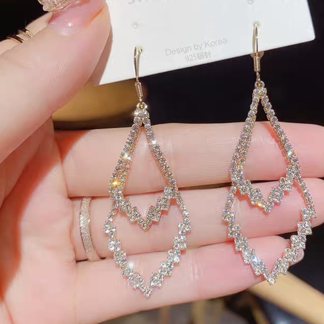 Earrings 074 claw chain ear hooks