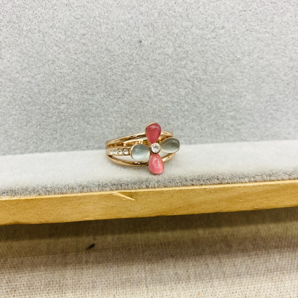 ins2021 雅尚爱薇小众设计师原创设计师网红chic戒指满钻轻奢甜美重工戒指女917