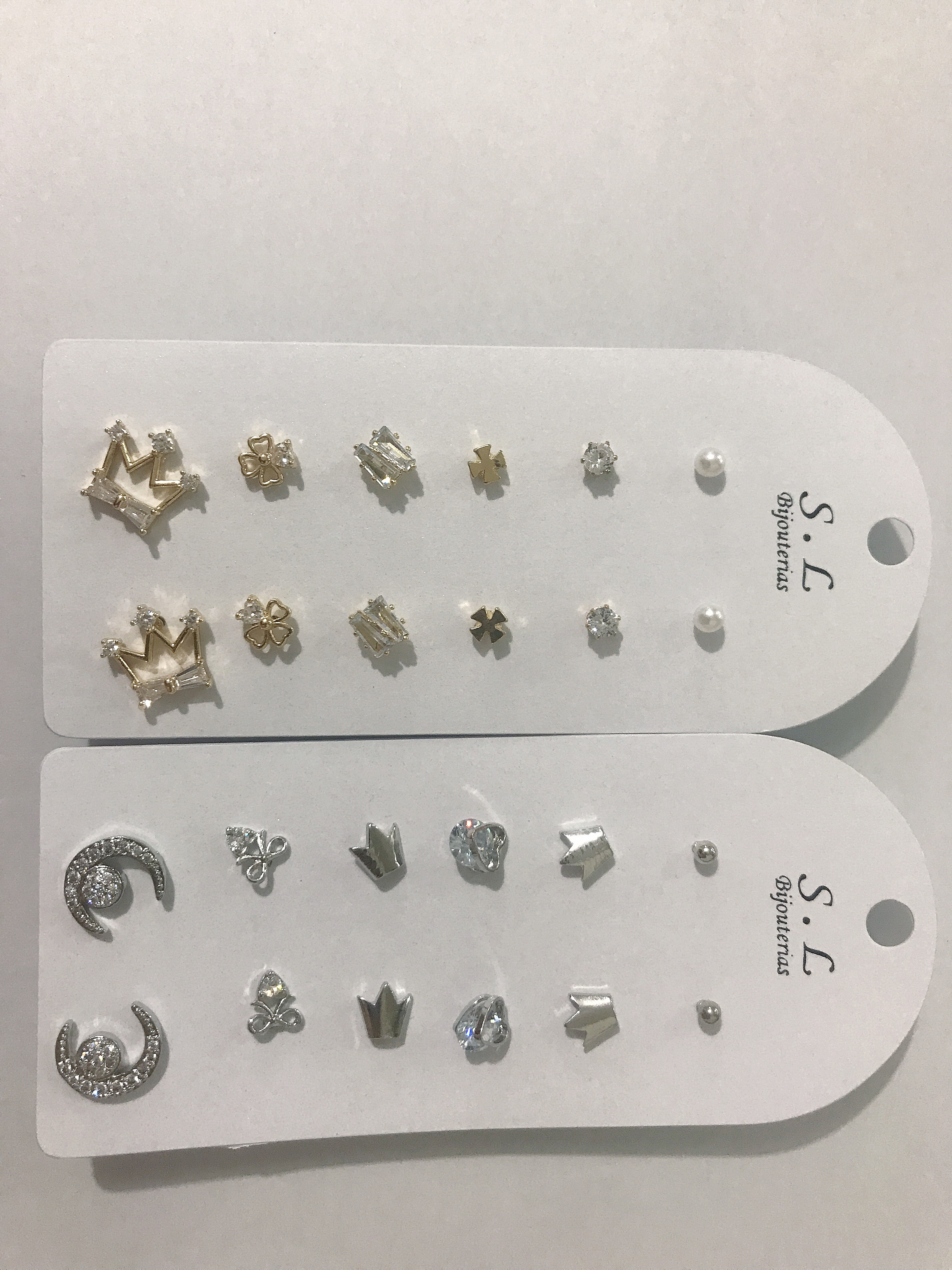 New Korean bestseller stud earrings Specification image