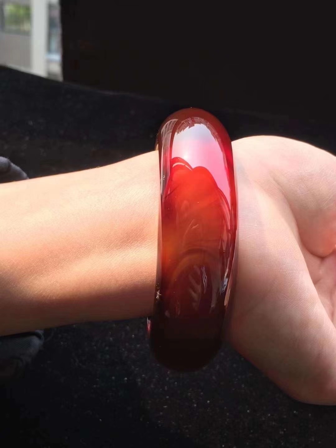 Blood Amber bracelet details Picture