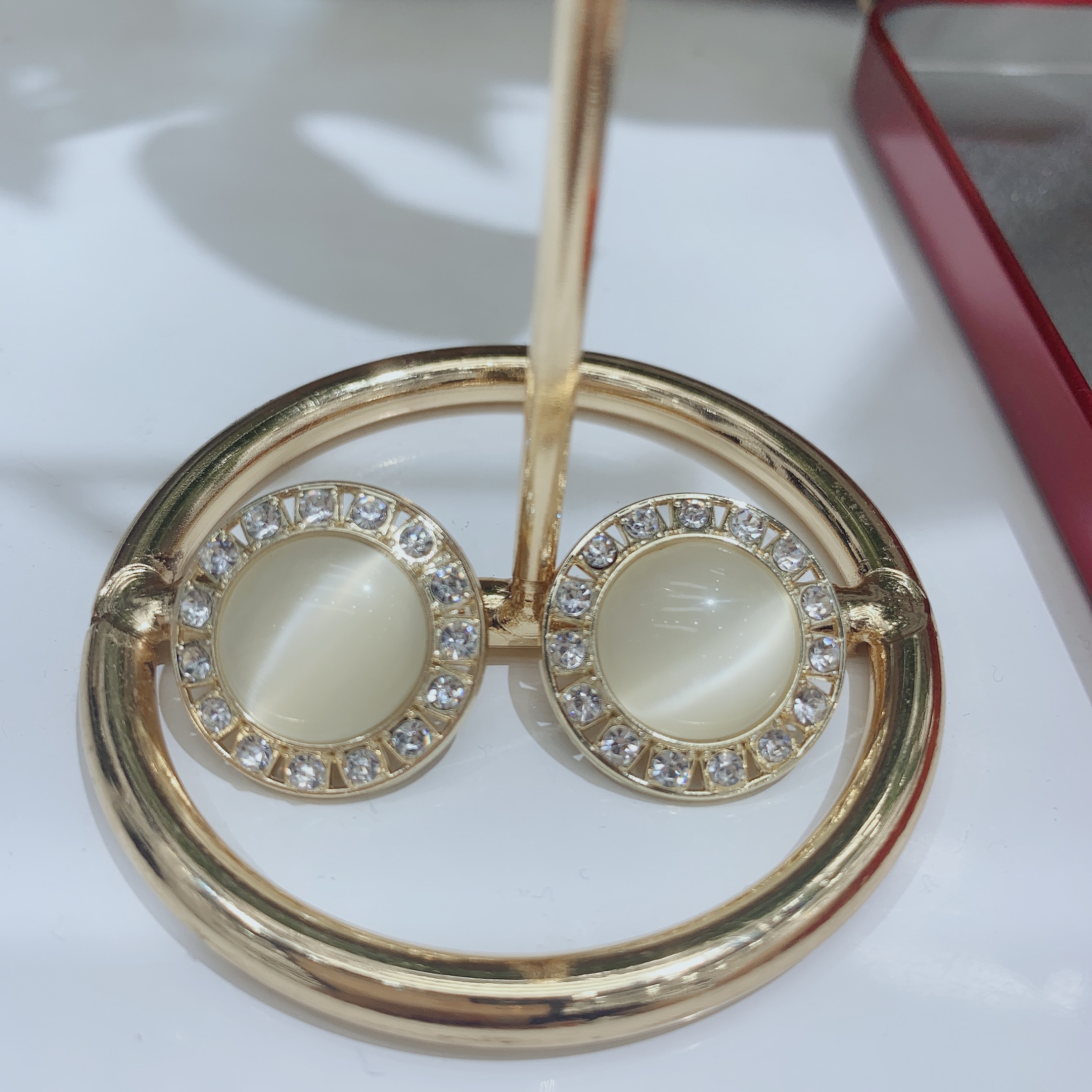 European and American style, retro charm, geometric ring, cat's eye, court style, simple and exaggerated S925 stud earrings, earrings for women Application Scenario