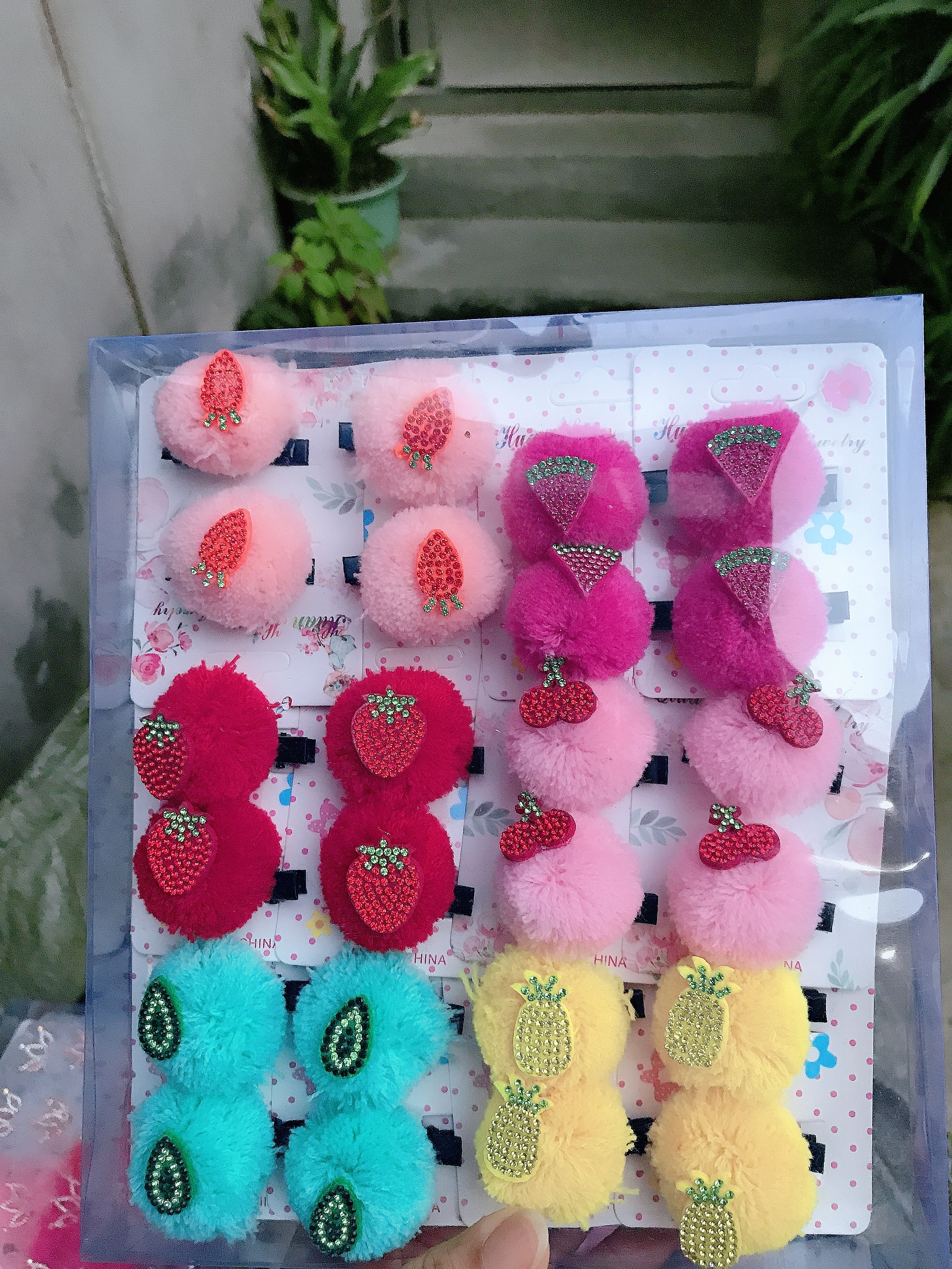 Hairball pin rubber band Item Picture