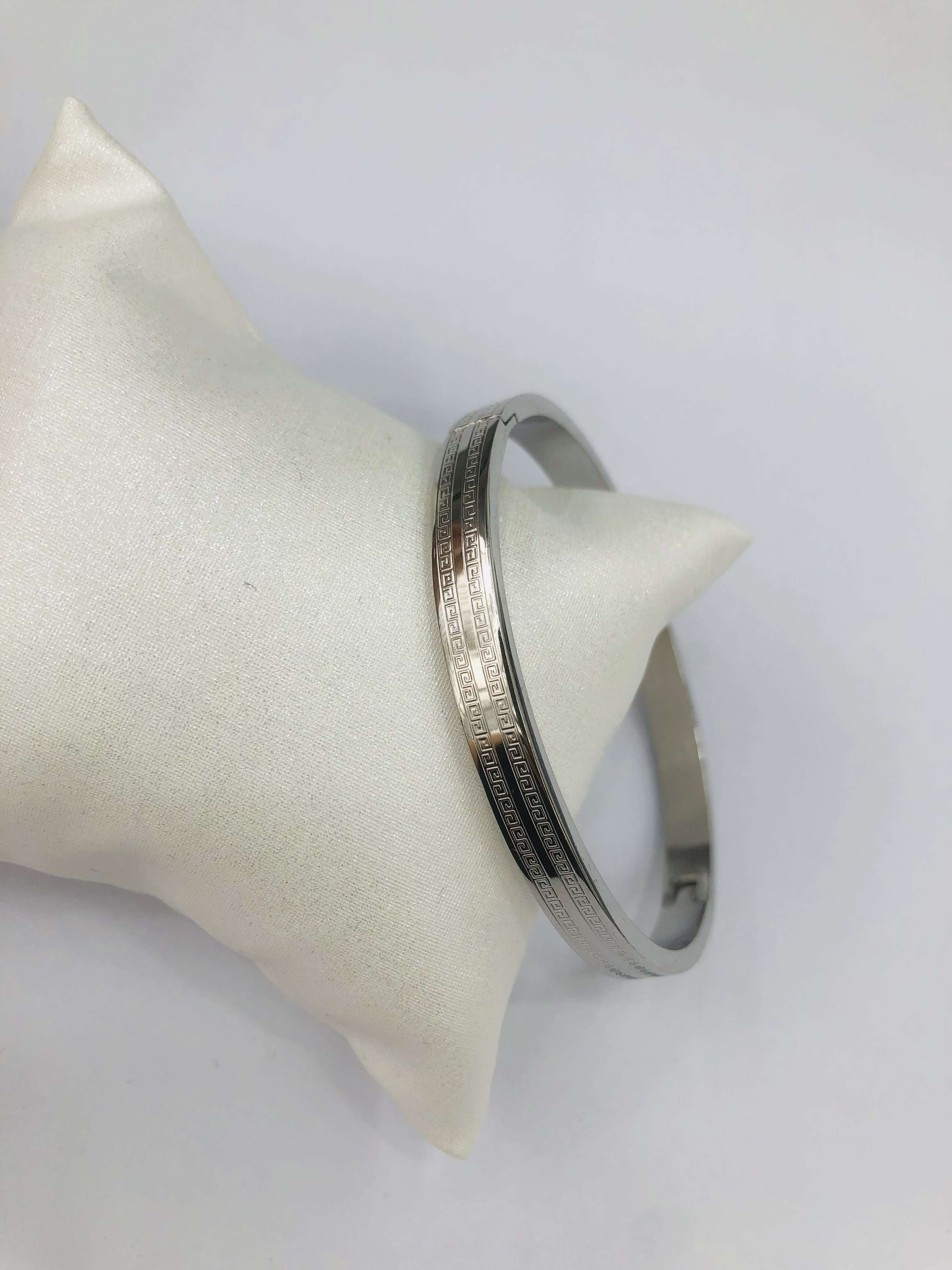 6mm corrosion-resistant stainless steel women's bracelet Application Scenario