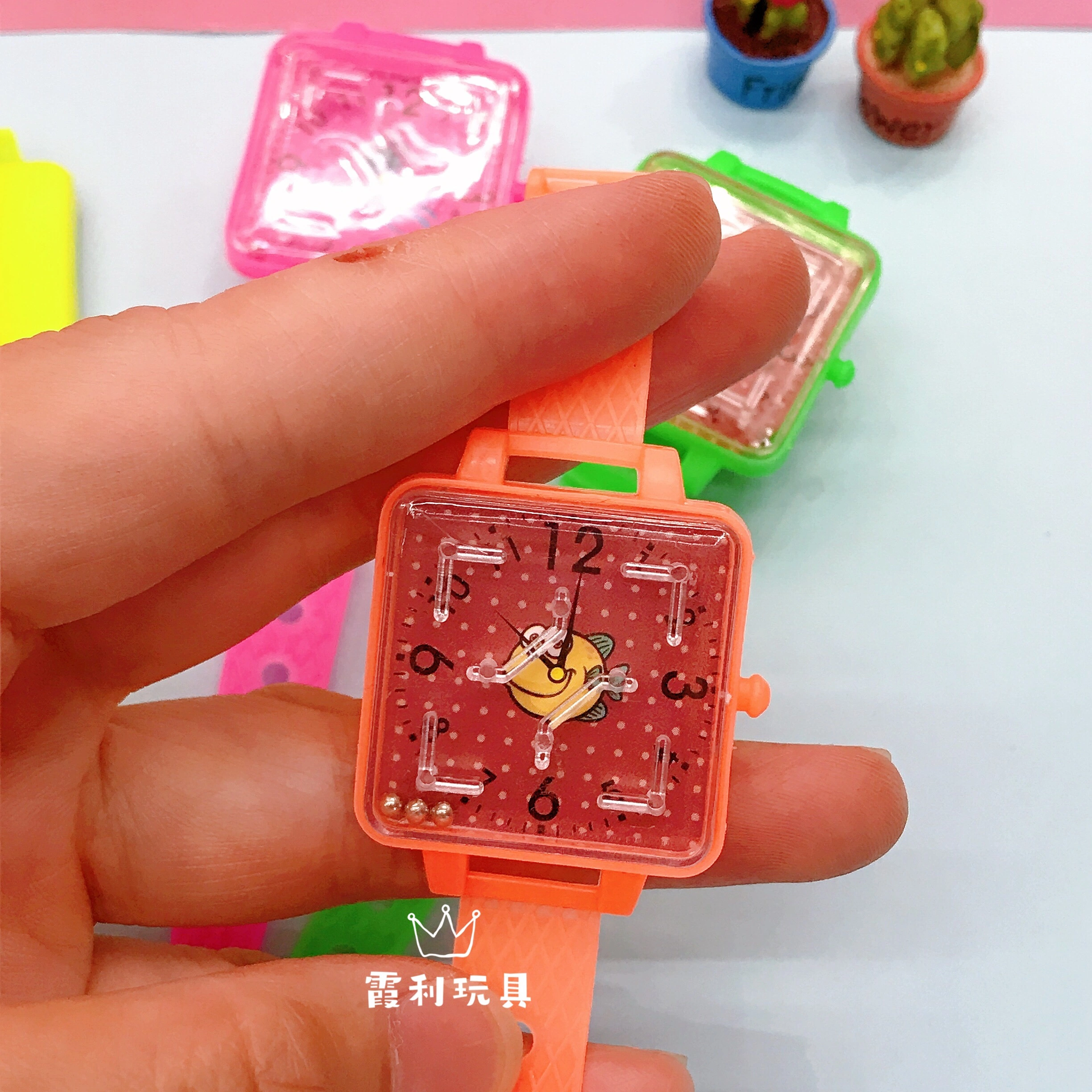 Square maze watch, children's plastic toy, gift gacha detail image 3