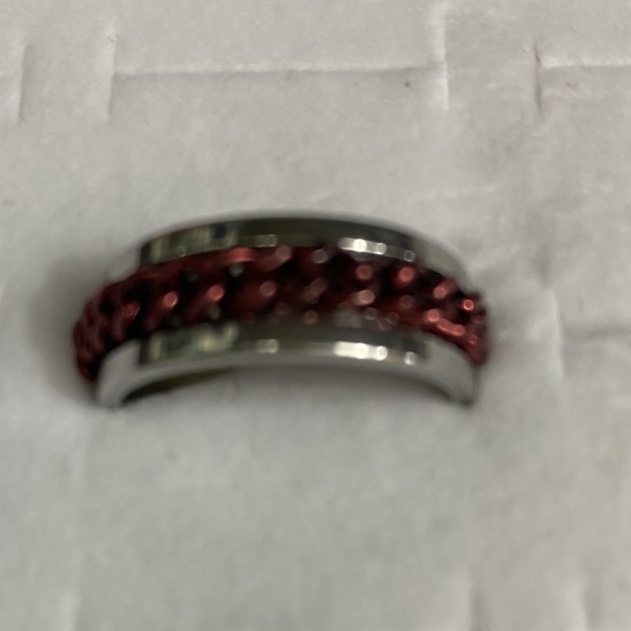 Douyin with the same revolving stainless steel white background purplish red chain ring can open beer bottle cap gods unisex ring