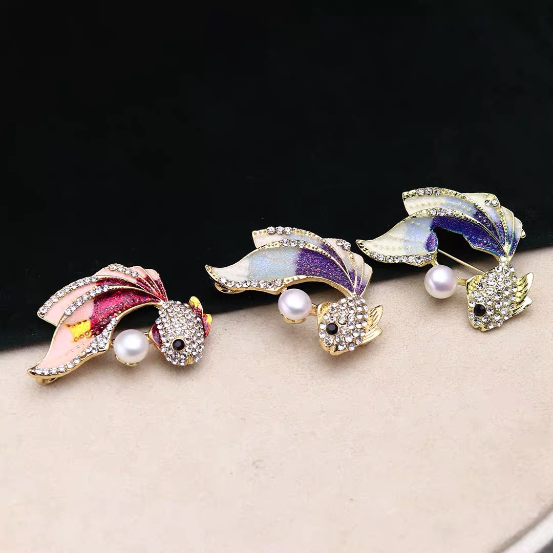 Little goldfish female corsage coat anti-slip accessories accessories temperament Korean version all match