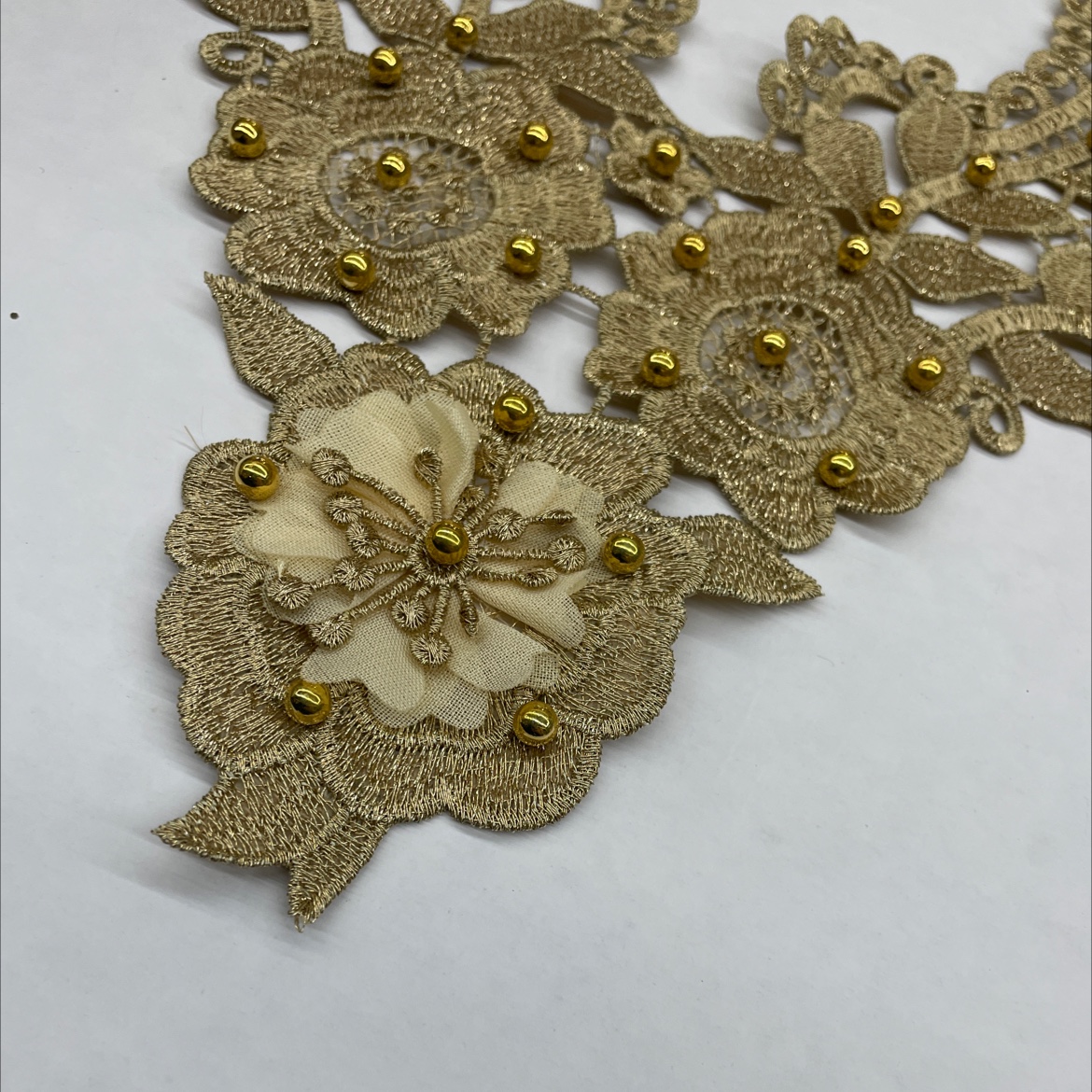 Garment Accessories Water Soluble Embroidery Gold Thread Collar Specification drawing