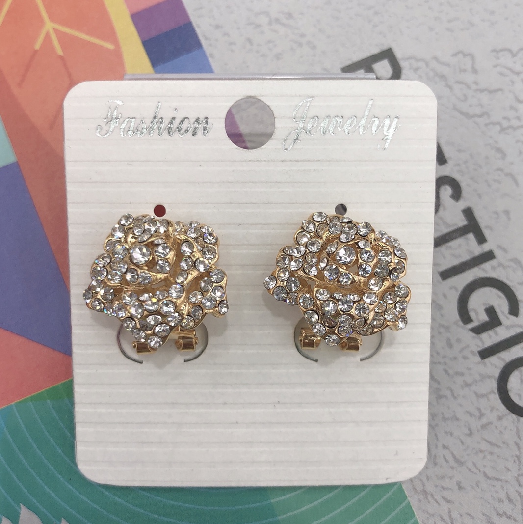 Simple temperament personality design chic sweet girl essential rose earrings.