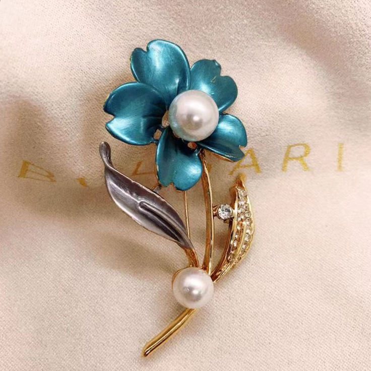 Euro-american style painted fashion brooch
