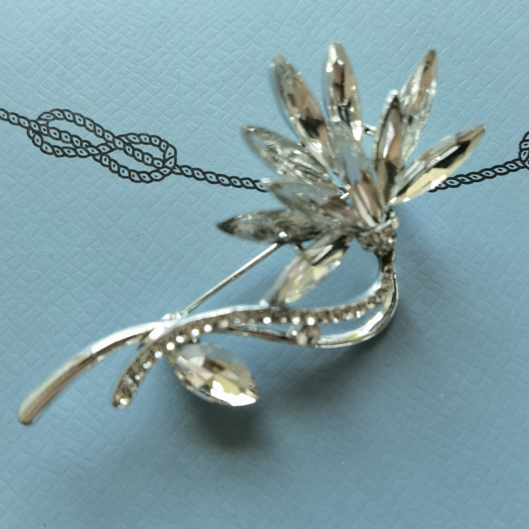 Glass floral fashion all-in-one brooch for women