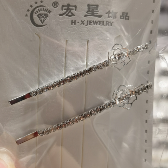 Sparkling diamond one-line hair clip, European and American fashion show, versatile, full diamond bangs clip, popular headwear, side clip hair accessory for women 4