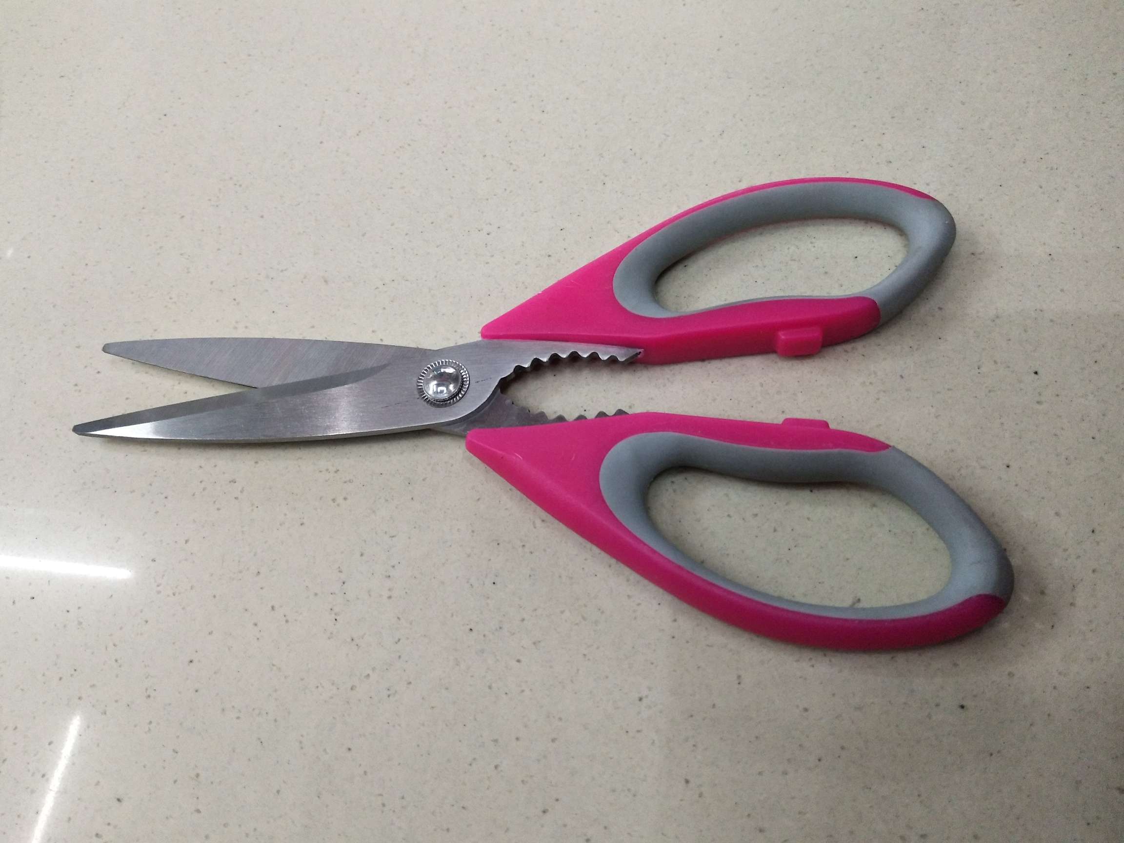 Scissors, kitchen scissors, multi-functional kitchen scissors, multi-functional kitchen hardware, kitchen bottle opener, scissors, hardware knives Specification drawing