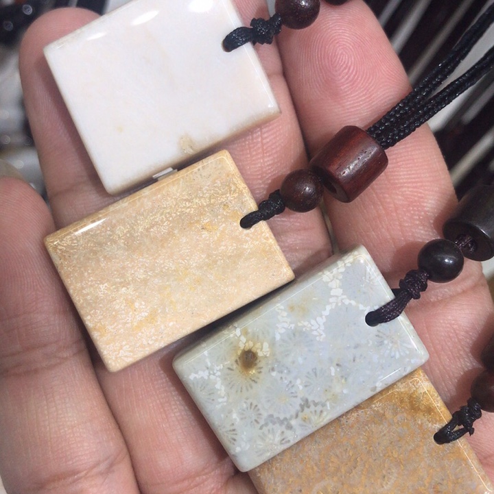 １５年老店白玉晶珠宝珊瑚玉吊坠方牌无事牌