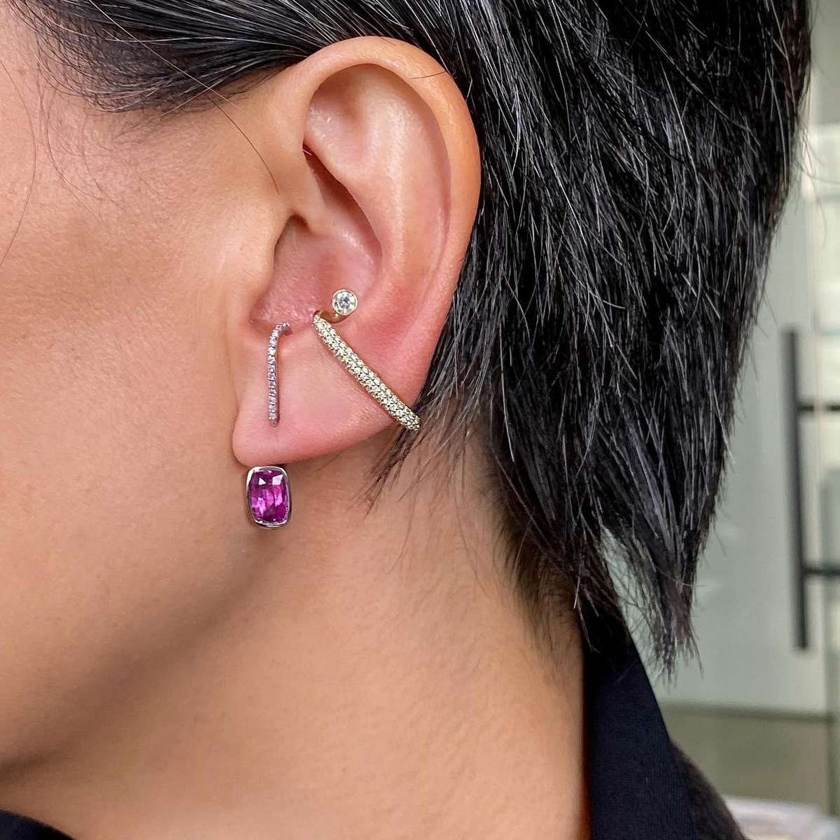 Trendy diamond-encrusted ear hook twisted summer earrings for women, long retro European and American earrings, light luxury ear hooks, new ear studs for summer detail image 4