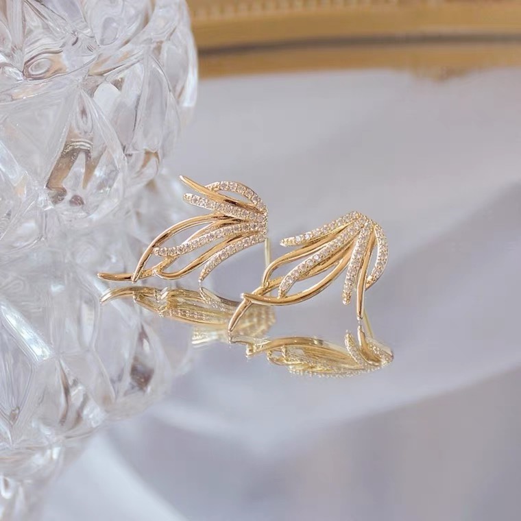 灵动的叶子原创设计银针气质不撞款耳钉夏季新款时尚轻奢耳环