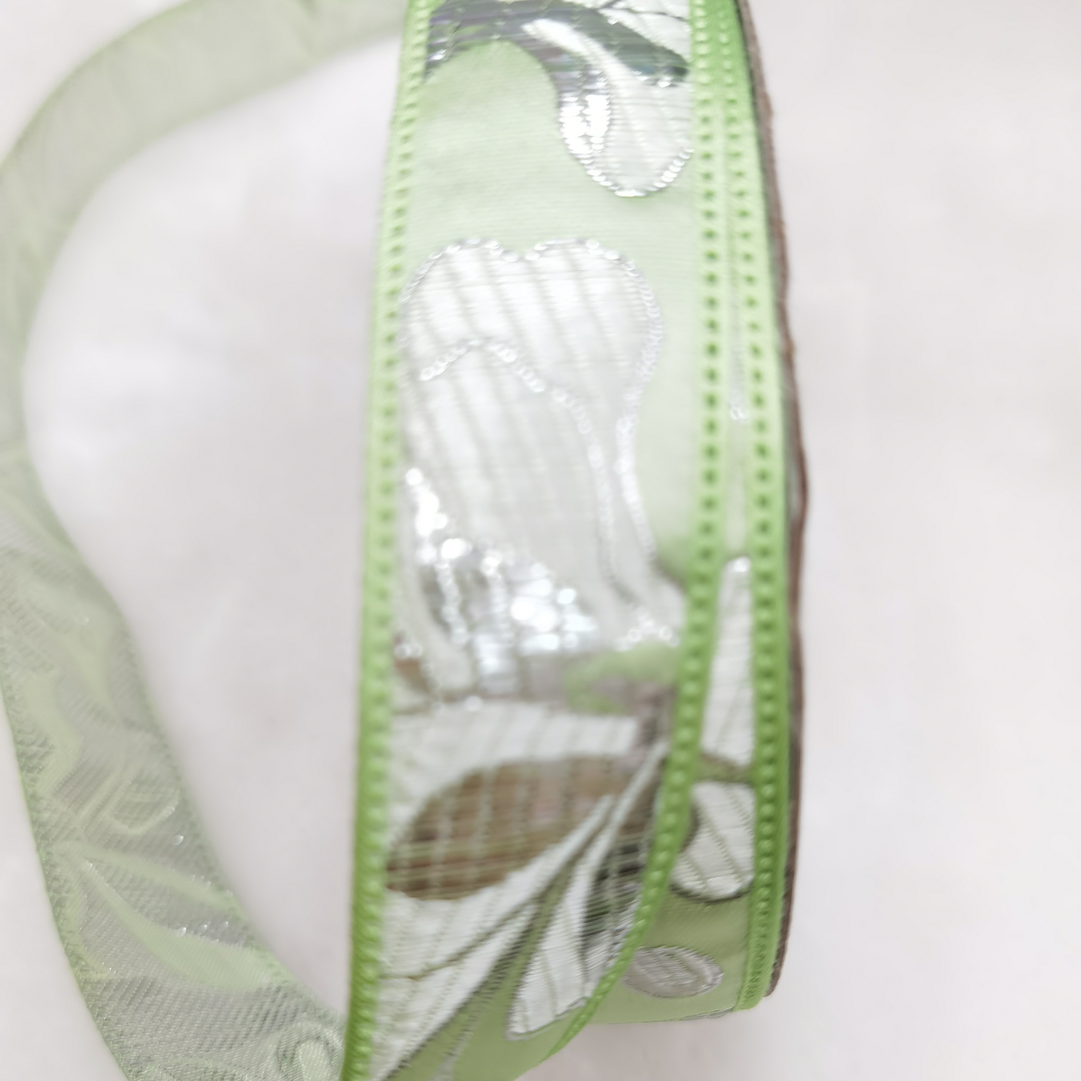 GG2.5CM golden skin daffodils, Christmas, toys, clothing, craft, festival, jewelry, stationery, cards, packaging, etc., can be equipped with a roll of 100 green full figure