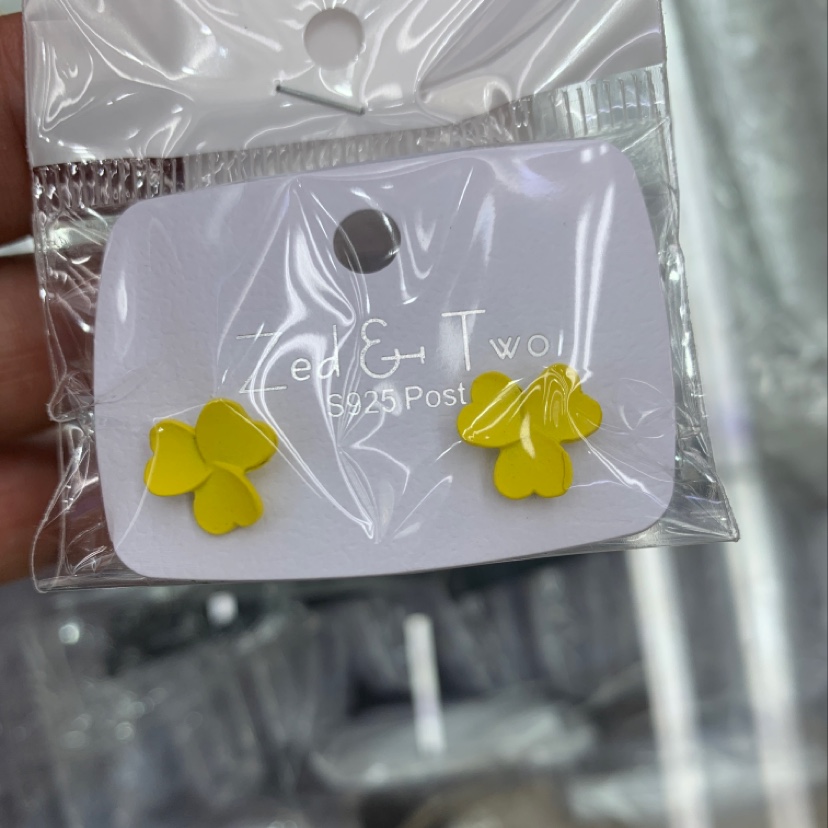 The silver needle clover is yellow