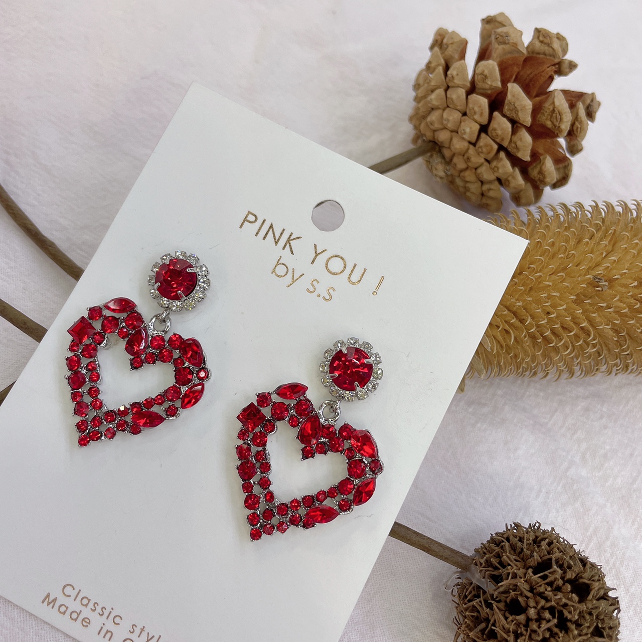 2021 new Europe and the United States small love earrings fashion niche design sense earrings earrings show face small pink you thumbnail