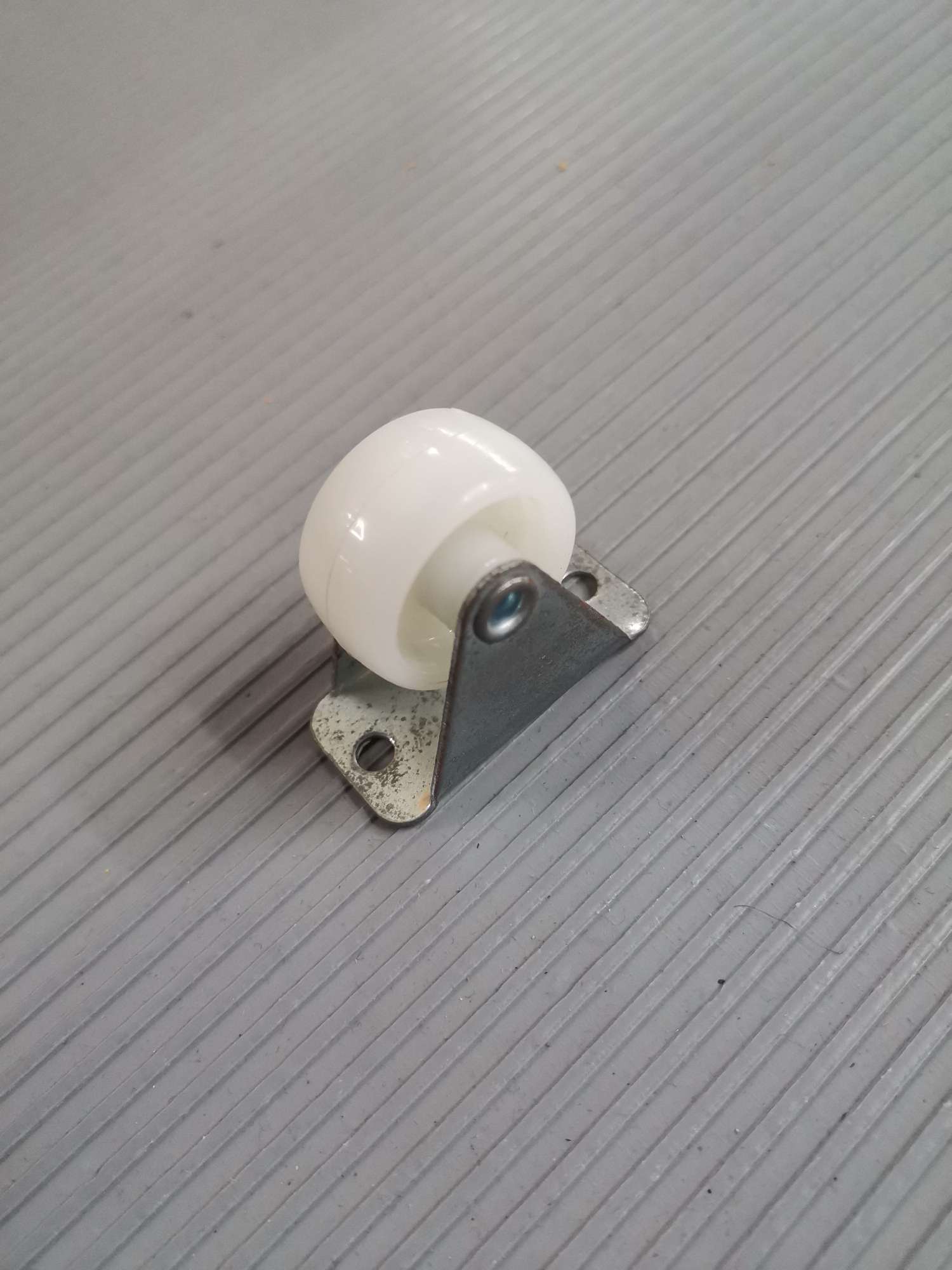1-inch white PP directional wheels detail image 2