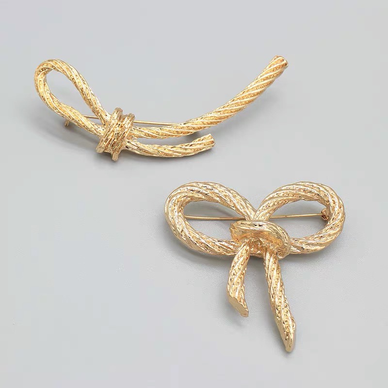 Simple corsage French vintage Suit Brooch Women's Metal rope fringe pin Coat accessories