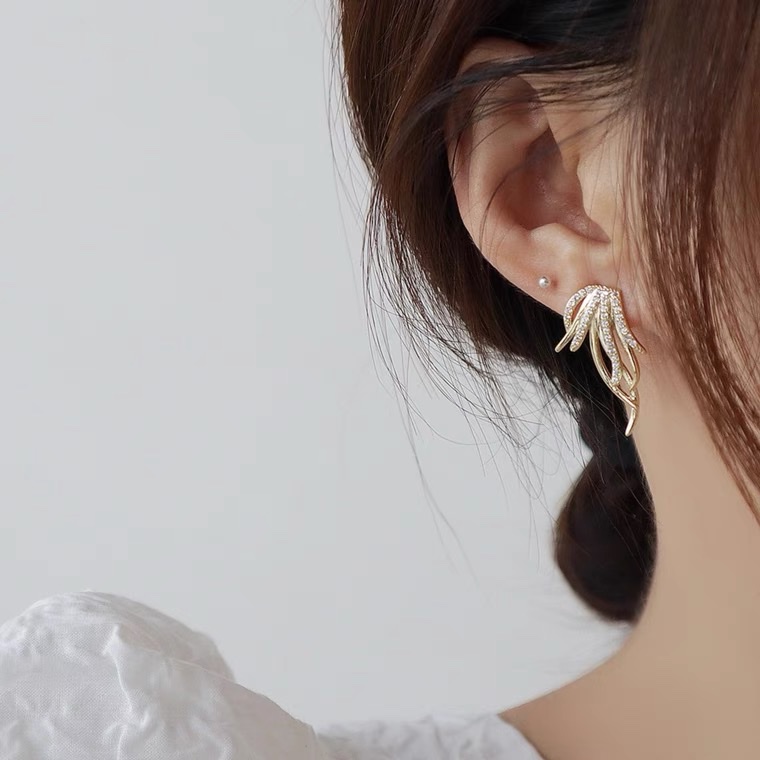 灵动的叶子原创设计银针气质不撞款耳钉夏季新款时尚轻奢耳环细节图