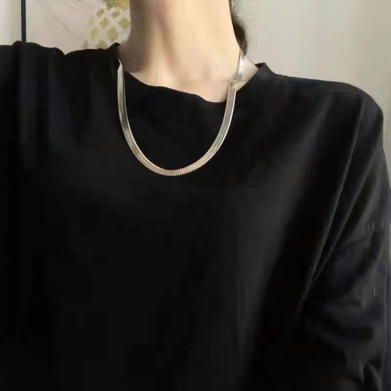 扁蛇链项链男吊坠潮人韩版学生简约个性挂件不锈钢复古钛钢男士项链细节图