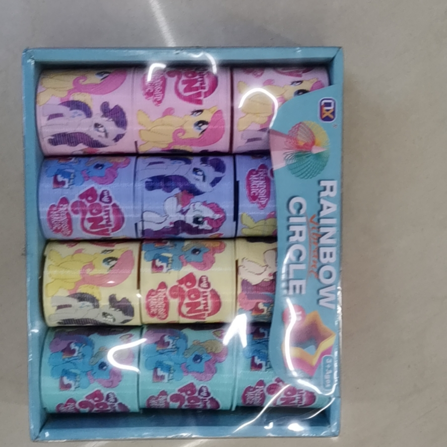 卡通彩虹圈，款式新颖，环保材质，价格美丽