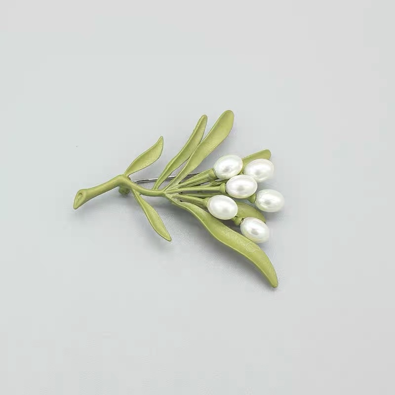 Natural solid green long-leaf plant pearl leaf brooch for women, Korean-style artistic Instagram style versatile collar pin details Picture