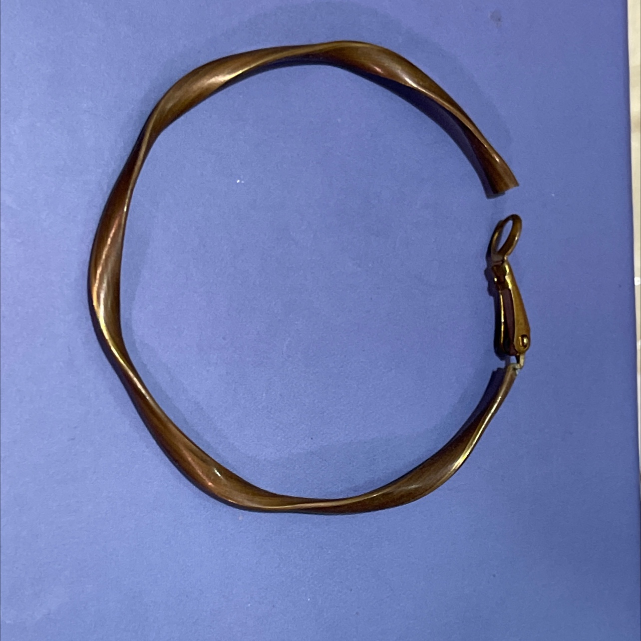 Twist the ring. Welding buckle