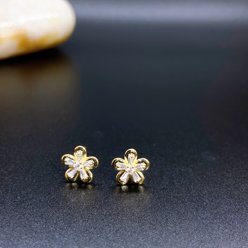 s925 Sterling Silver stud earrings! 34 thumbnail