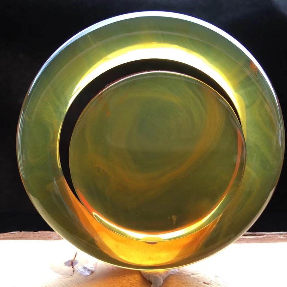 Round-striped amber bracelet