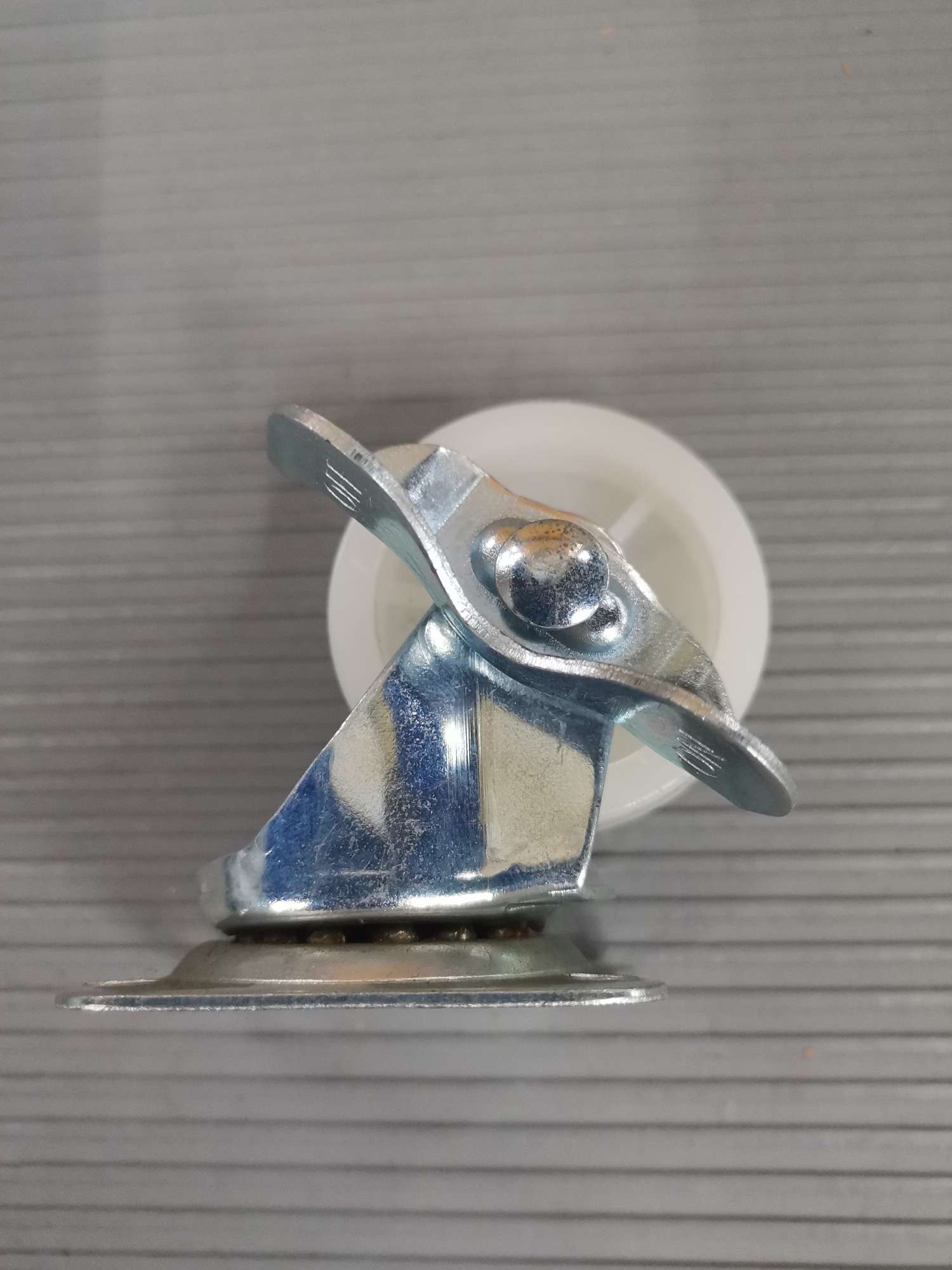 1.5-inch white PP wheels with flat bottom and brake details Picture