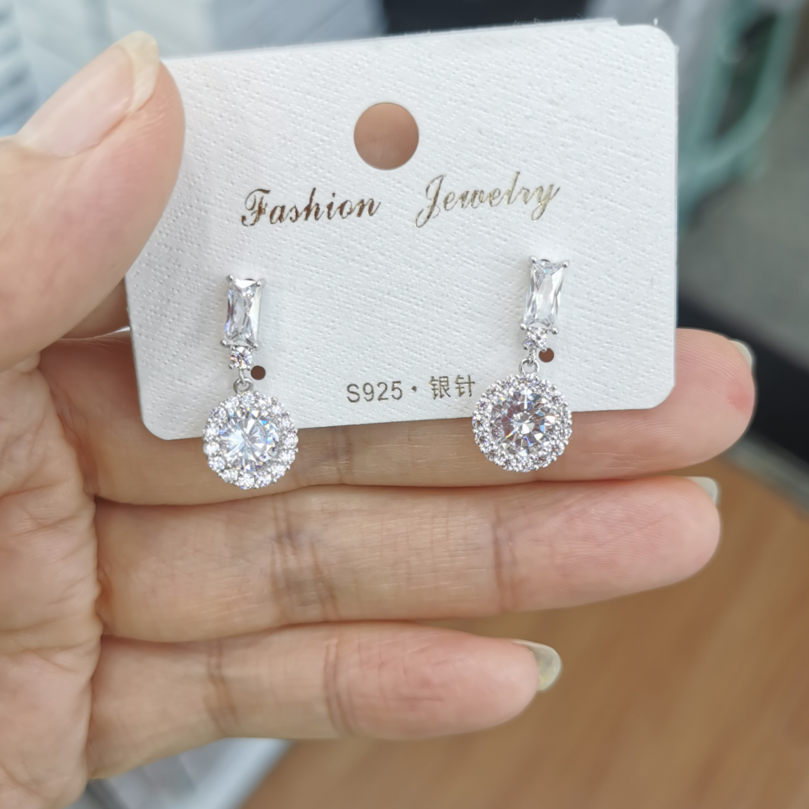 Small fashion earrings